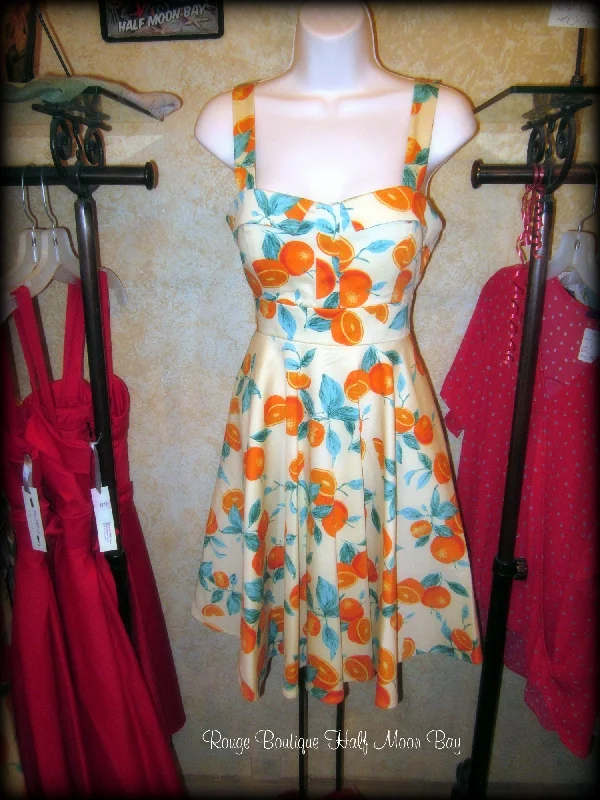 Final Markdown Retro tie-back oranges print hostess dress